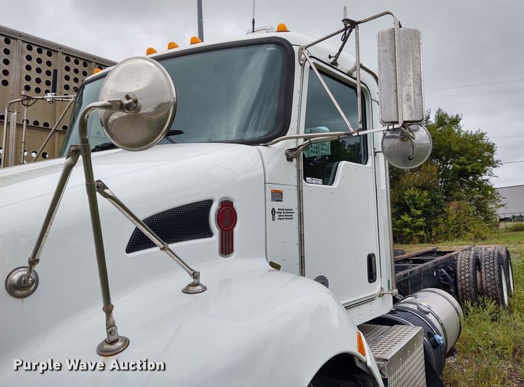 image for item EQ9420 2017 Kenworth T370  truck cab and chassis