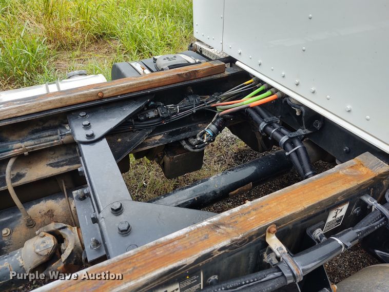 image for item EQ9420 2017 Kenworth T370  truck cab and chassis