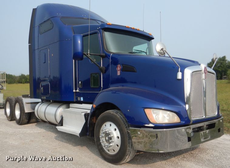 image for item GM9178 2012 Kenworth T660  semi truck