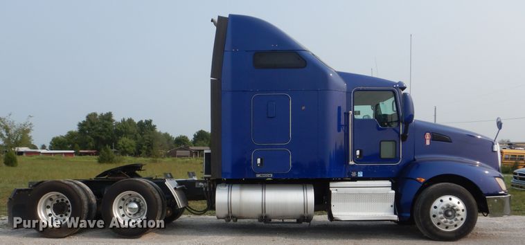 image for item GM9178 2012 Kenworth T660  semi truck