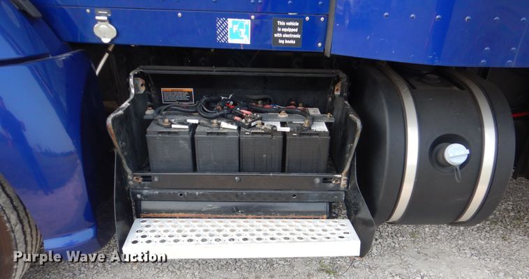 image for item GM9178 2012 Kenworth T660  semi truck