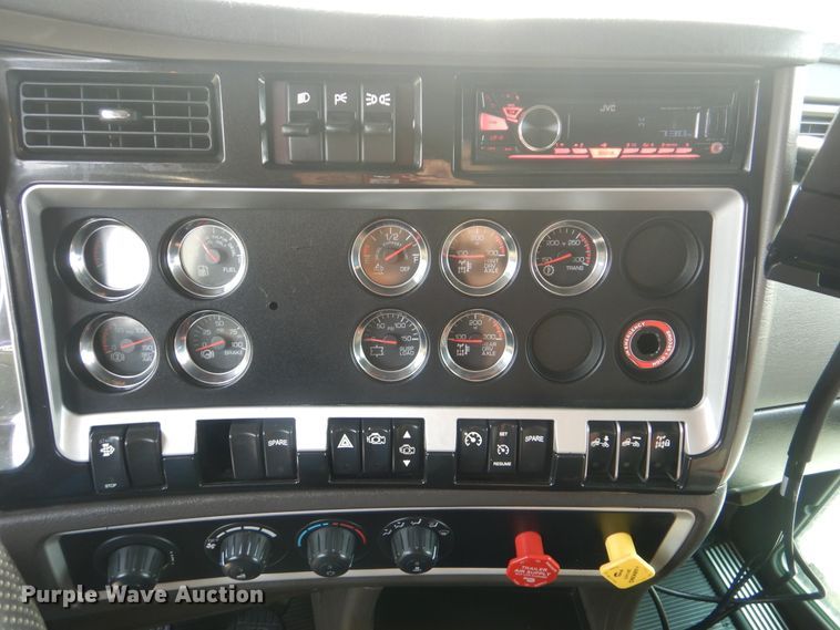 image for item GM9178 2012 Kenworth T660  semi truck