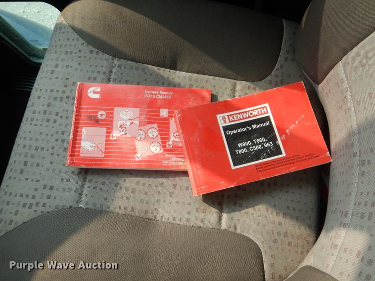 image for item GM9178 2012 Kenworth T660  semi truck