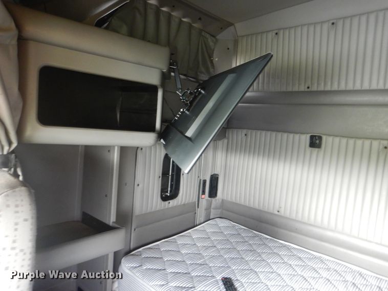 image for item GM9178 2012 Kenworth T660  semi truck