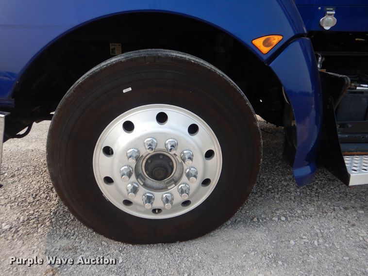 image for item GM9178 2012 Kenworth T660  semi truck