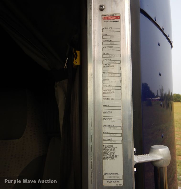 image for item GM9178 2012 Kenworth T660  semi truck