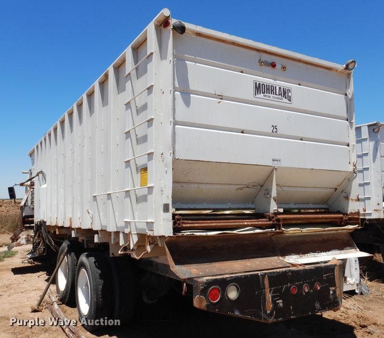 image for item GN9918 2004 Volvo  feed delivery truck