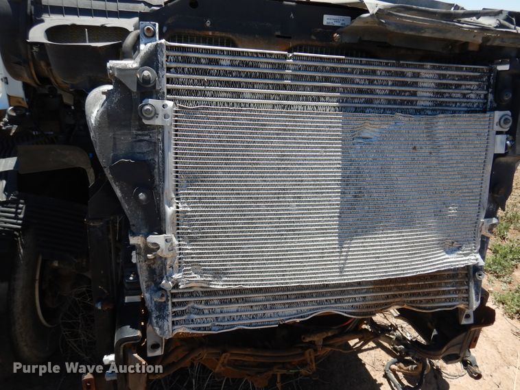 image for item GN9918 2004 Volvo  feed delivery truck