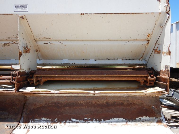 image for item GN9918 2004 Volvo  feed delivery truck