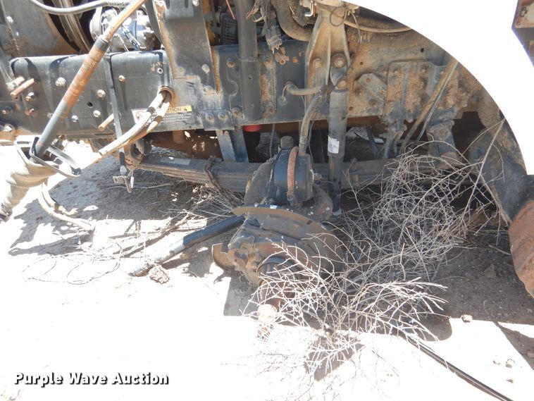 image for item GN9918 2004 Volvo  feed delivery truck