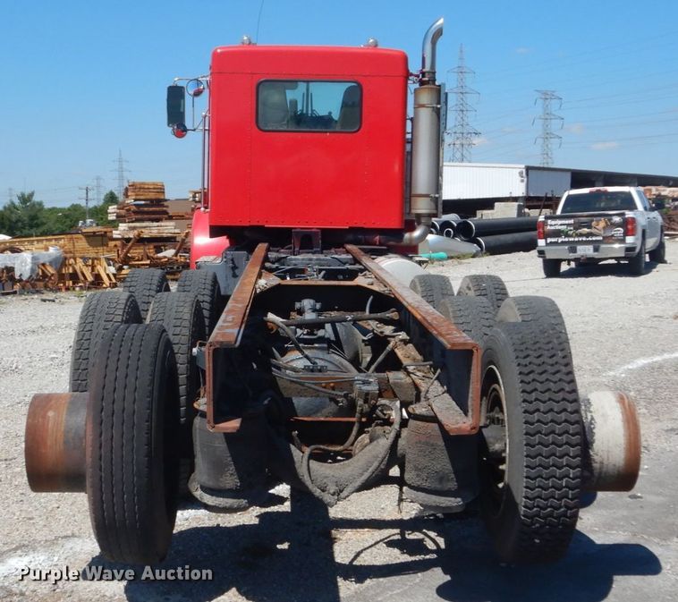 image for item GR9731 2003 Kenworth T800  truck cab and chassis