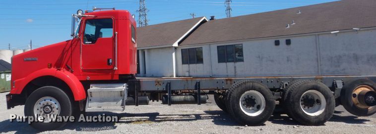 image for item GR9731 2003 Kenworth T800  truck cab and chassis