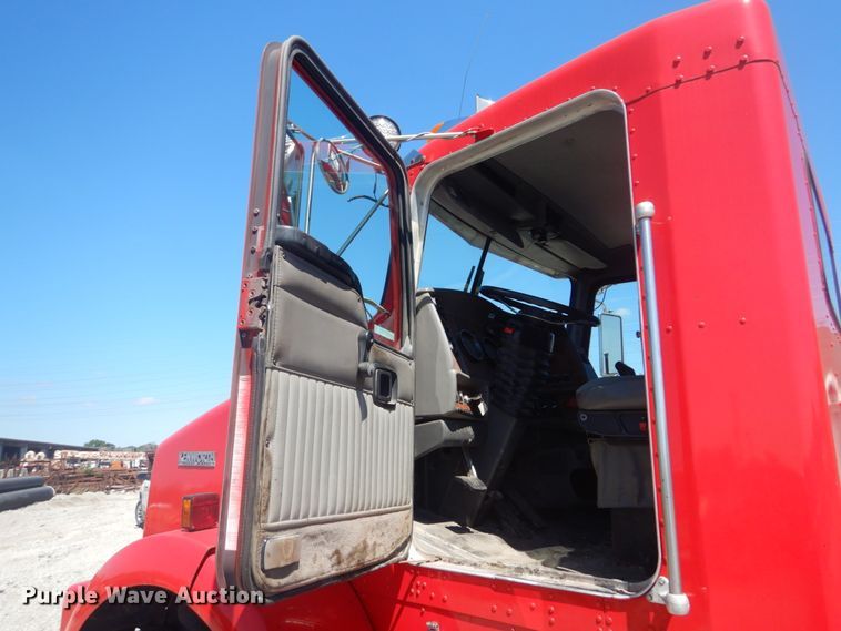 image for item GR9731 2003 Kenworth T800  truck cab and chassis