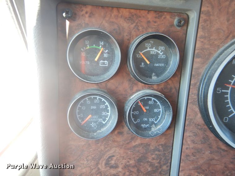 image for item GR9731 2003 Kenworth T800  truck cab and chassis