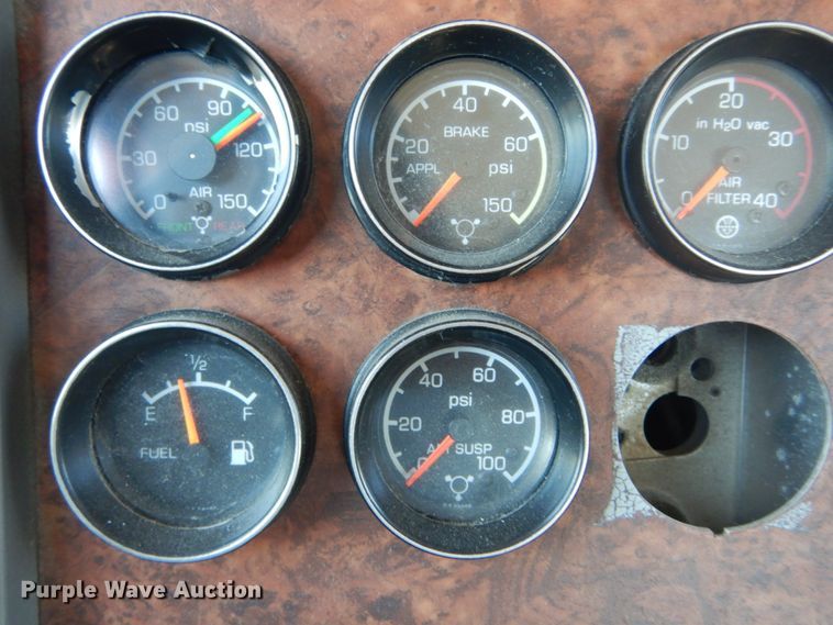 image for item GR9731 2003 Kenworth T800  truck cab and chassis