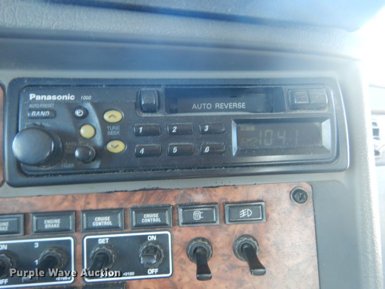 image for item GR9731 2003 Kenworth T800  truck cab and chassis