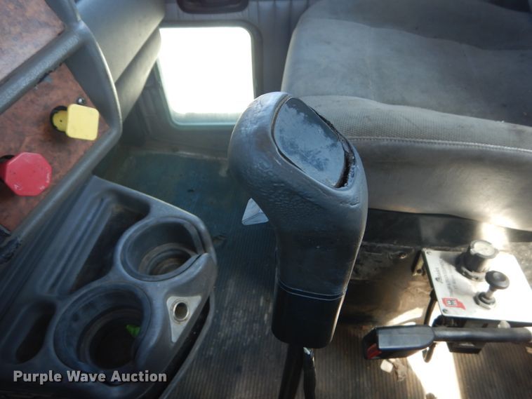 image for item GR9731 2003 Kenworth T800  truck cab and chassis