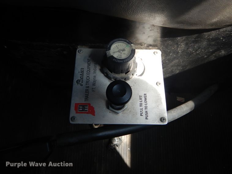 image for item GR9731 2003 Kenworth T800  truck cab and chassis