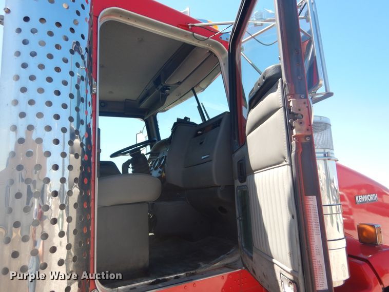 image for item GR9731 2003 Kenworth T800  truck cab and chassis