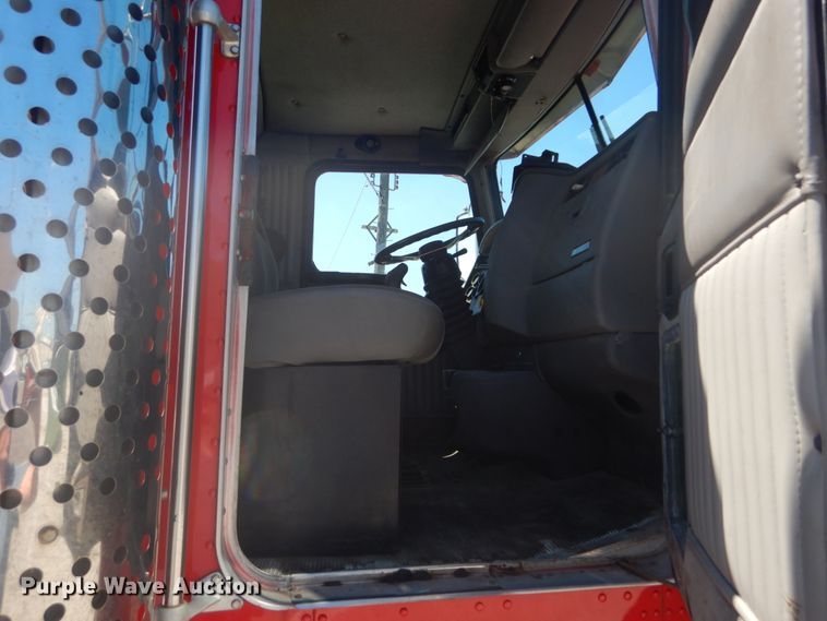 image for item GR9731 2003 Kenworth T800  truck cab and chassis