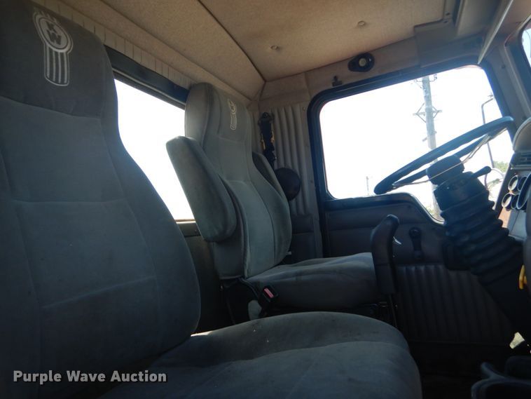 image for item GR9731 2003 Kenworth T800  truck cab and chassis