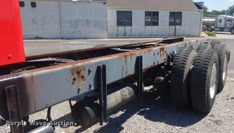 image for item GR9731 2003 Kenworth T800  truck cab and chassis