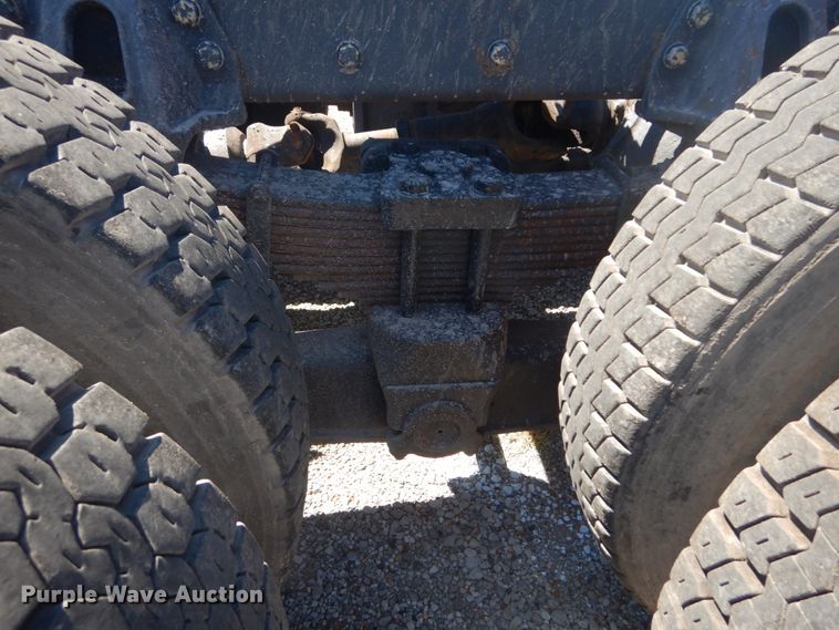 image for item GR9731 2003 Kenworth T800  truck cab and chassis