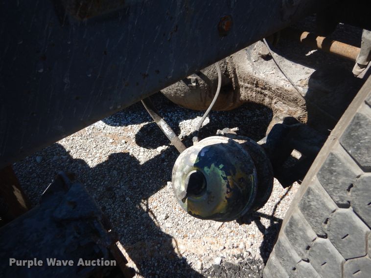 image for item GR9731 2003 Kenworth T800  truck cab and chassis