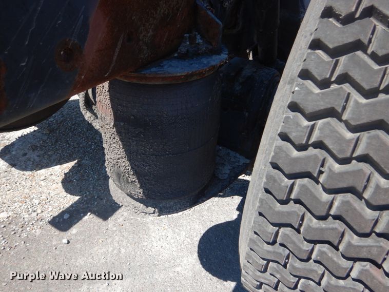 image for item GR9731 2003 Kenworth T800  truck cab and chassis