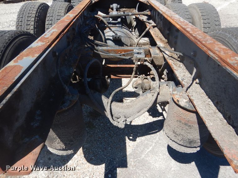 image for item GR9731 2003 Kenworth T800  truck cab and chassis