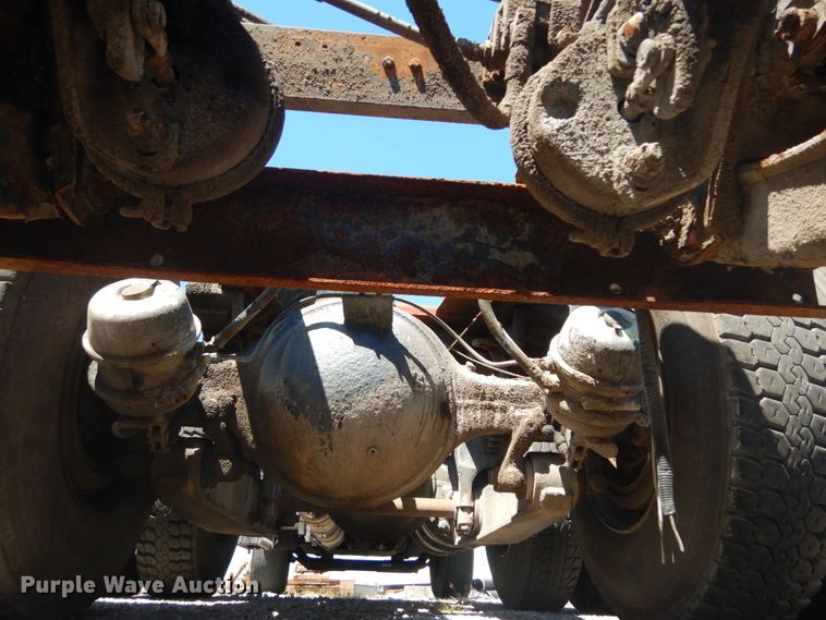 image for item GR9731 2003 Kenworth T800  truck cab and chassis