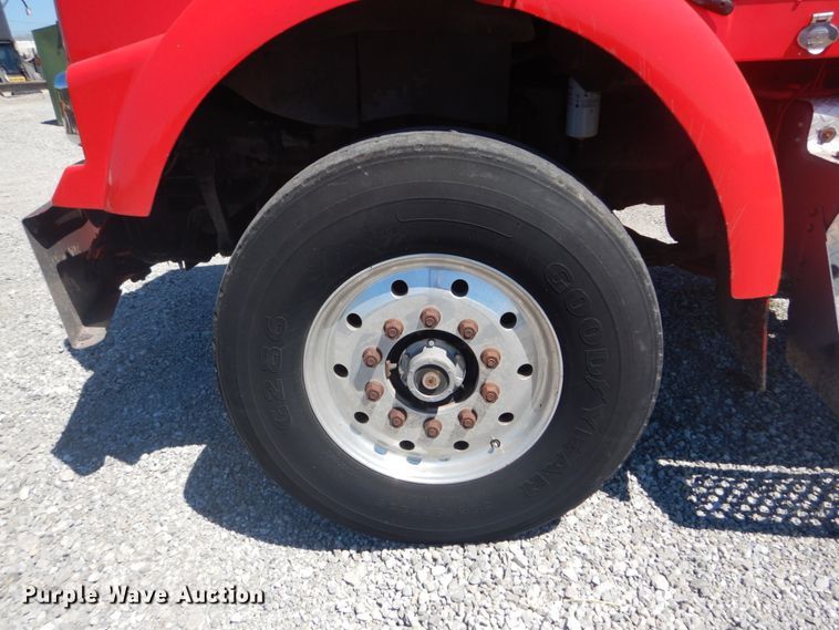 image for item GR9731 2003 Kenworth T800  truck cab and chassis