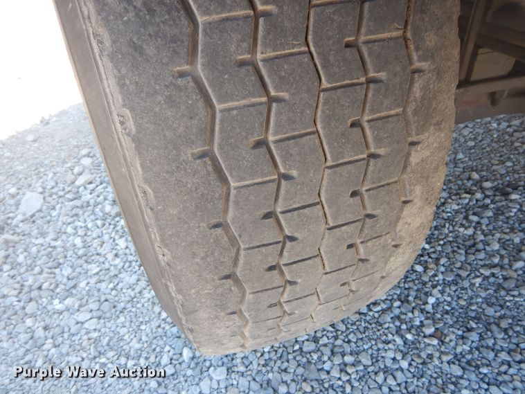 image for item GR9731 2003 Kenworth T800  truck cab and chassis