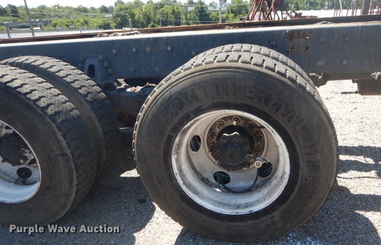 image for item GR9731 2003 Kenworth T800  truck cab and chassis