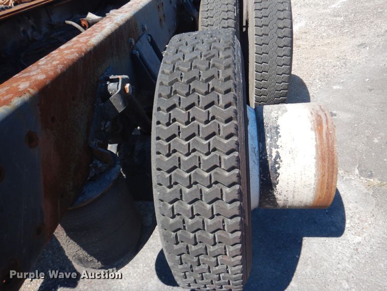 image for item GR9731 2003 Kenworth T800  truck cab and chassis