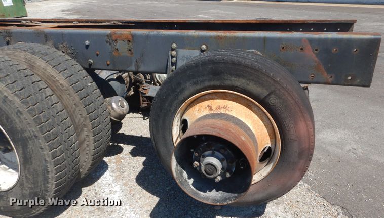 image for item GR9731 2003 Kenworth T800  truck cab and chassis