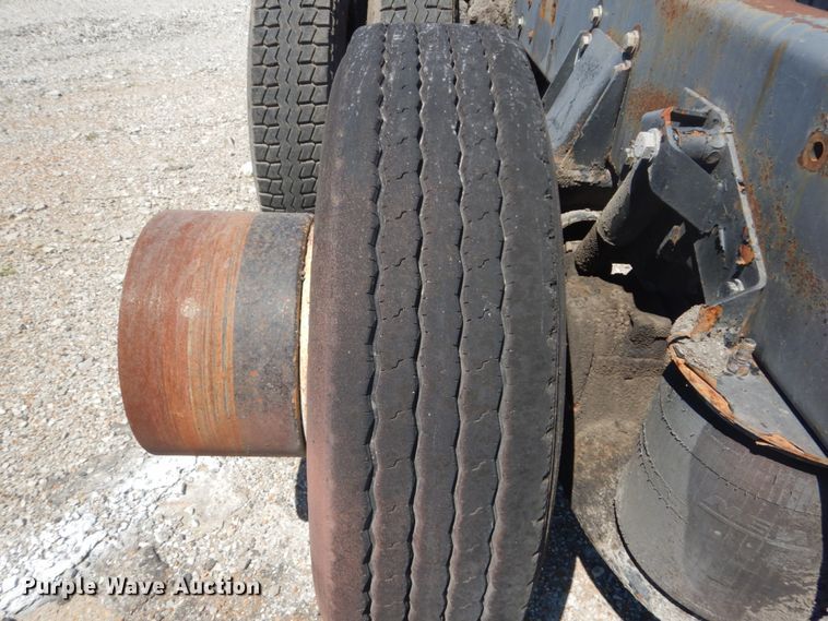 image for item GR9731 2003 Kenworth T800  truck cab and chassis