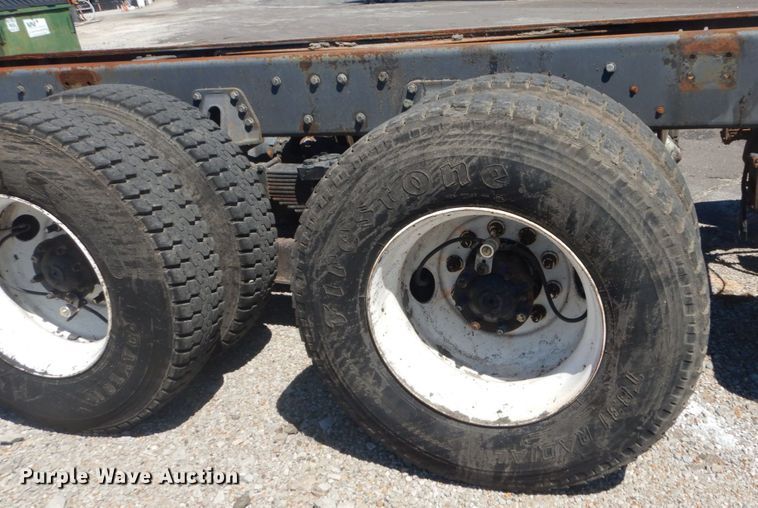 image for item GR9731 2003 Kenworth T800  truck cab and chassis