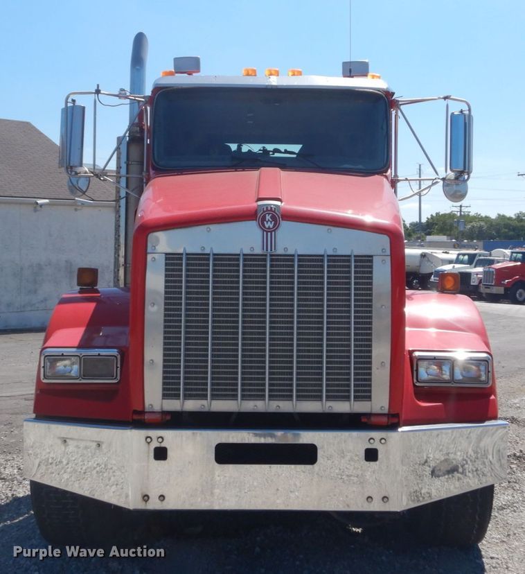 image for item GR9732 2003 Kenworth T800  truck cab and chassis