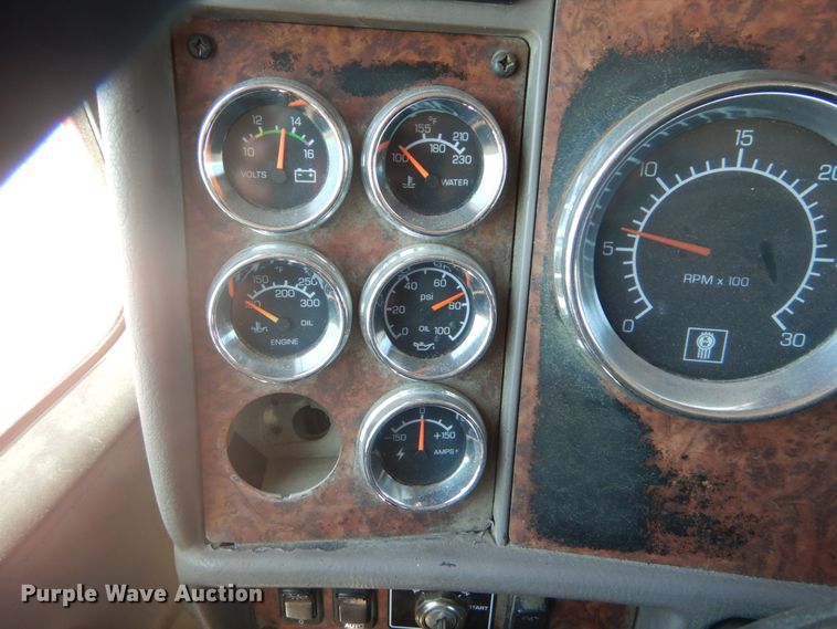 image for item GR9732 2003 Kenworth T800  truck cab and chassis