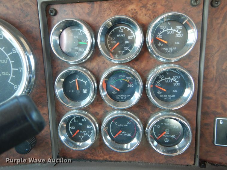 image for item GR9732 2003 Kenworth T800  truck cab and chassis