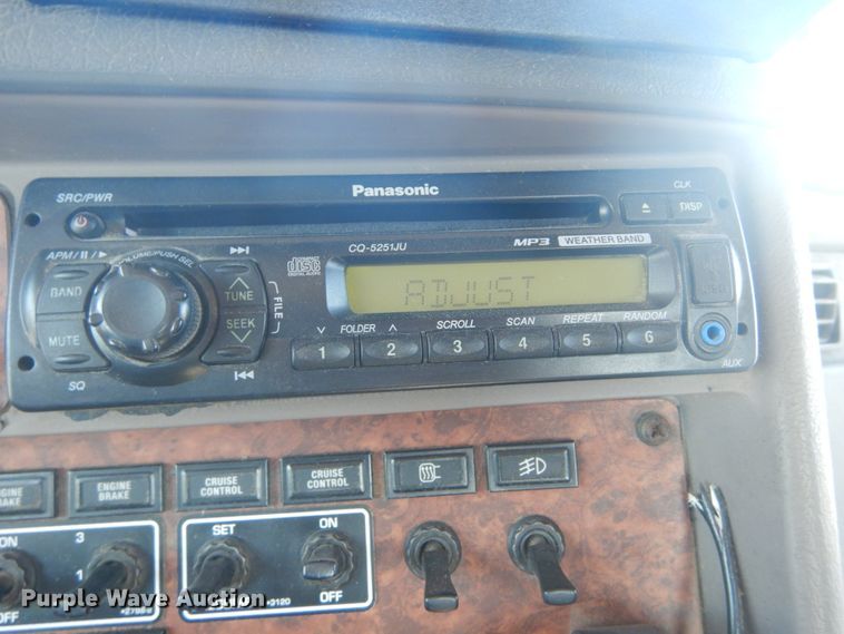 image for item GR9732 2003 Kenworth T800  truck cab and chassis