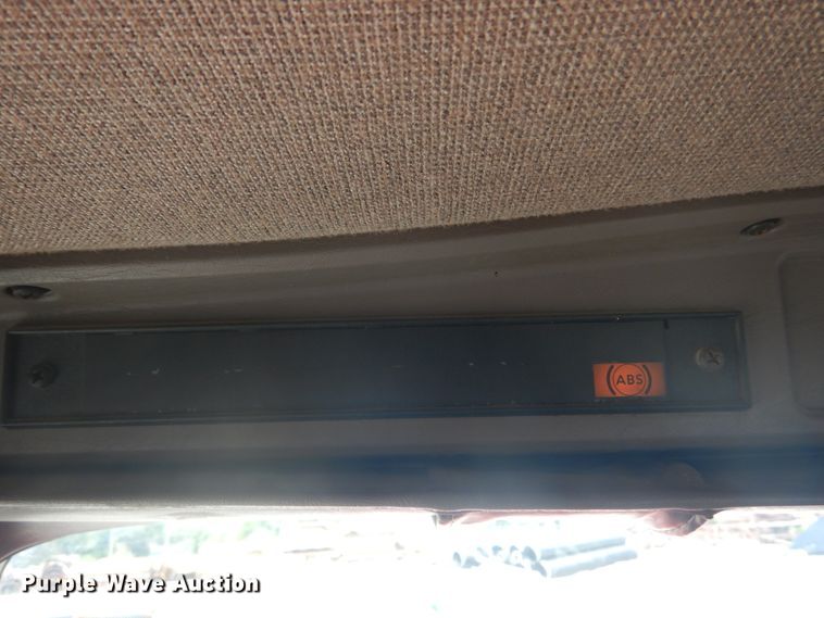 image for item GR9732 2003 Kenworth T800  truck cab and chassis