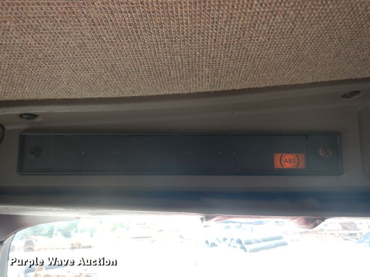 image for item GR9732 2003 Kenworth T800  truck cab and chassis