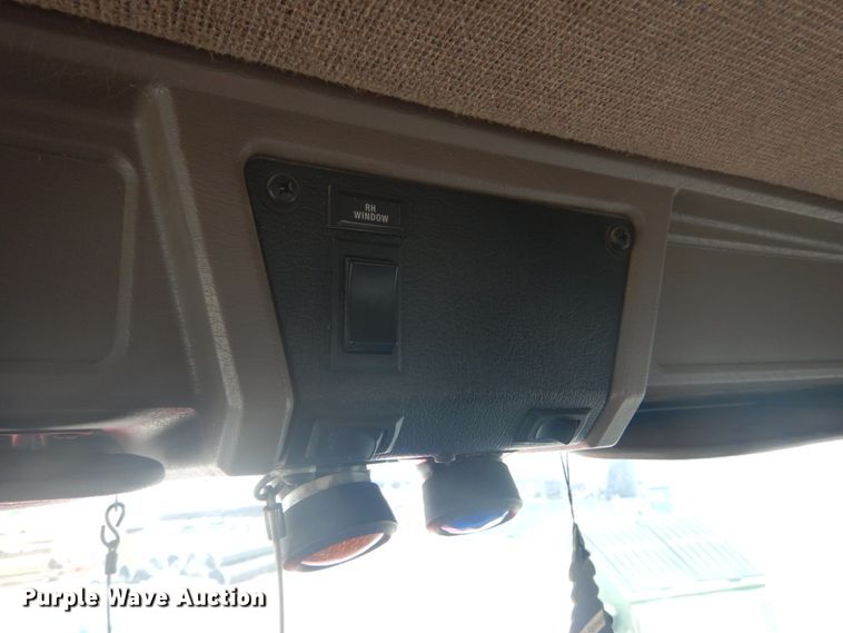 image for item GR9732 2003 Kenworth T800  truck cab and chassis