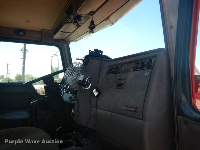 image for item GR9732 2003 Kenworth T800  truck cab and chassis