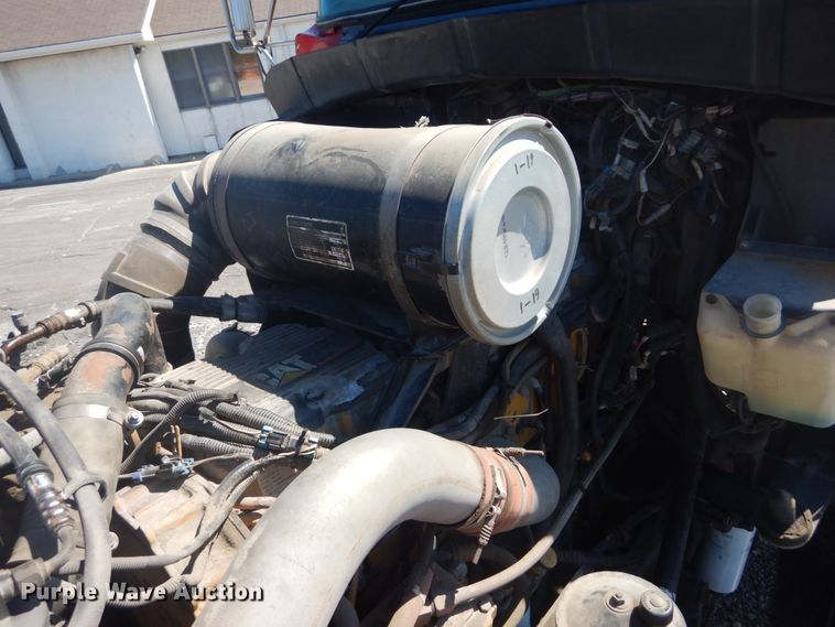 image for item GR9732 2003 Kenworth T800  truck cab and chassis