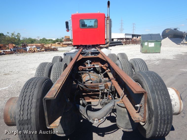 image for item GR9732 2003 Kenworth T800  truck cab and chassis