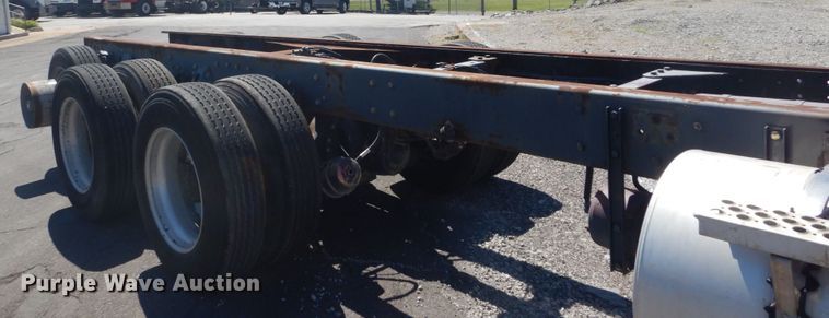 image for item GR9732 2003 Kenworth T800  truck cab and chassis