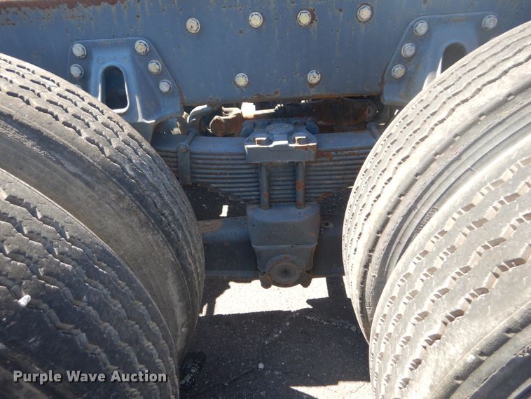 image for item GR9732 2003 Kenworth T800  truck cab and chassis